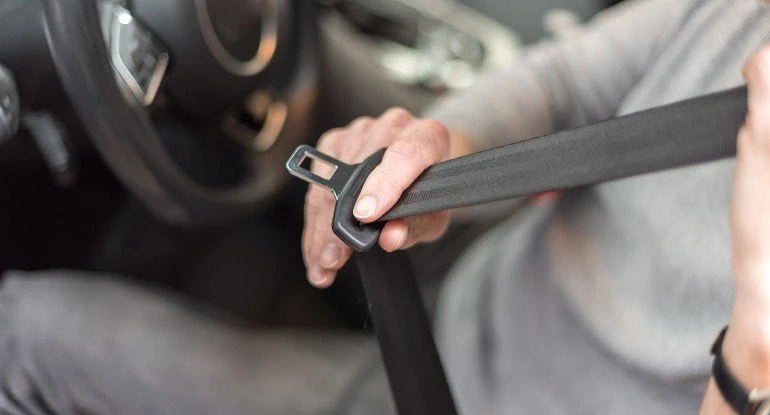 Δεν βάζουν μυαλό οι Έλληνες οδηγοί – 1 στους 5 δεν φοράει ζώνη ασφαλείας